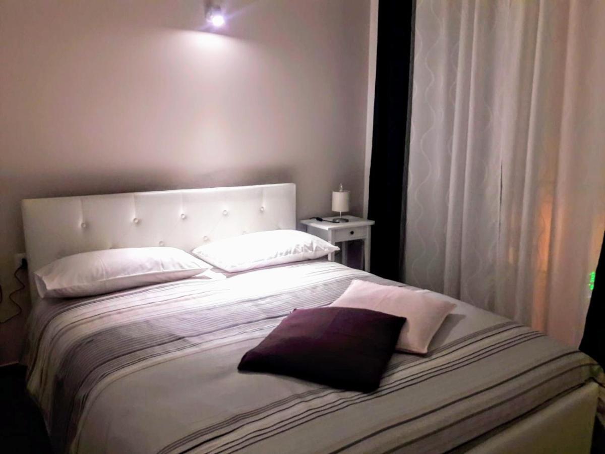 B&B Peter Pan Salerno Bagian luar foto